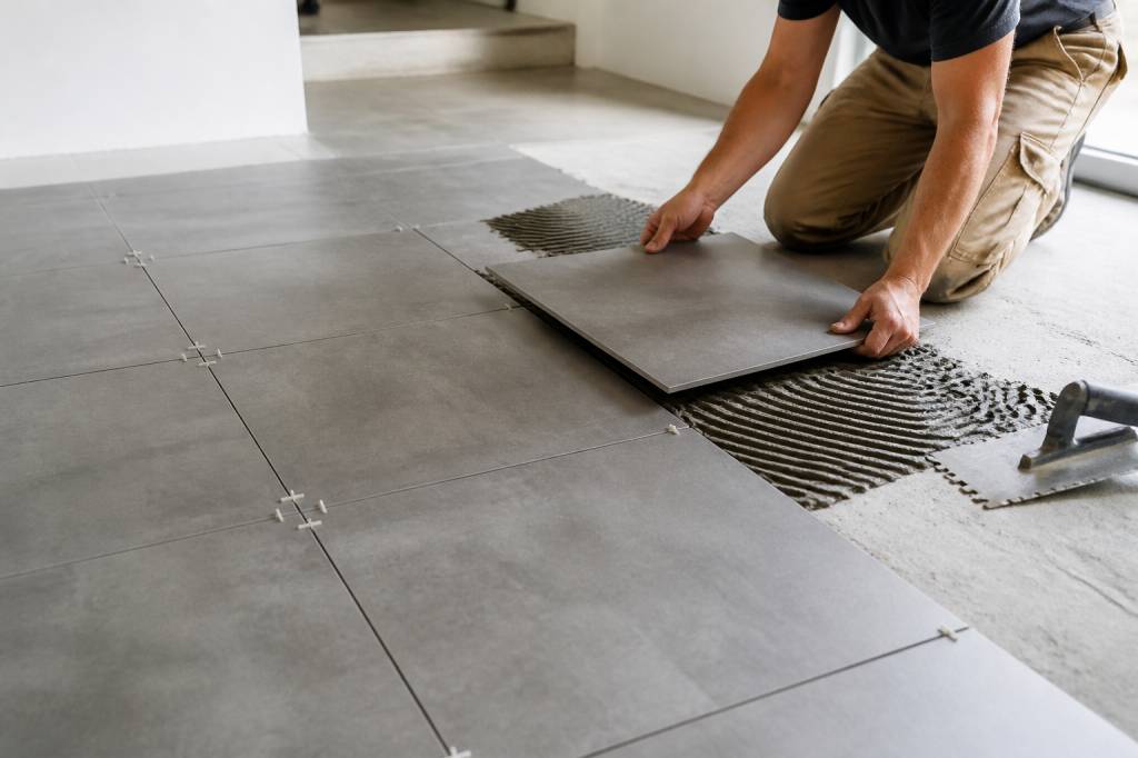 Prix carrelage m2 pose : combien prévoir pour votre projet ?